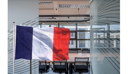 Indul a French Desk